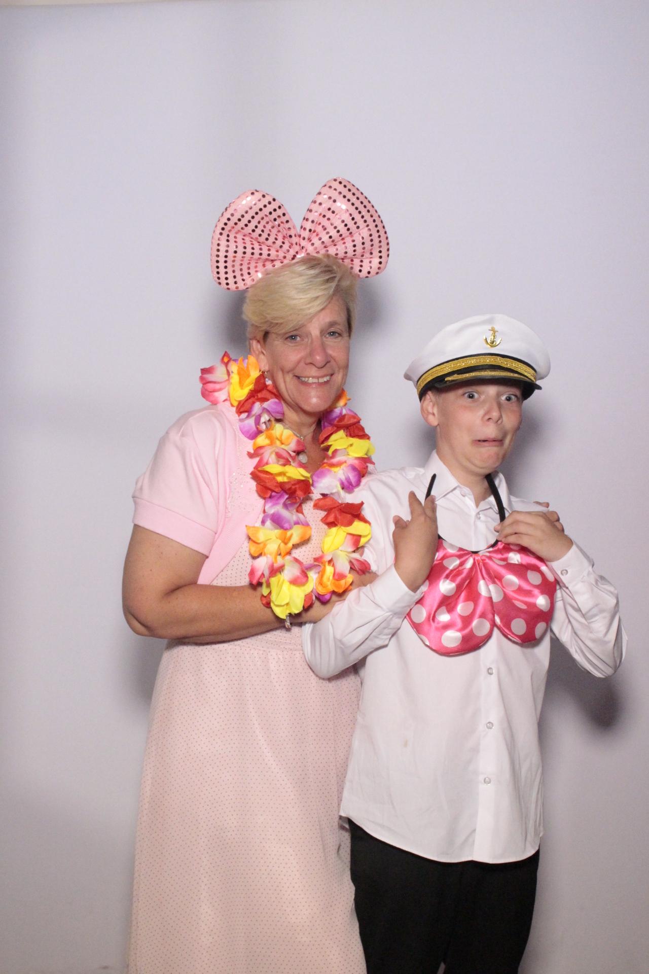 Gemma & Scott's Wedding | View more photos from the event at gallery.myphotoboothexperience.co.uk/u/MyPhotoBoothExperienceLtd/Gemma-Scotts-Wedding